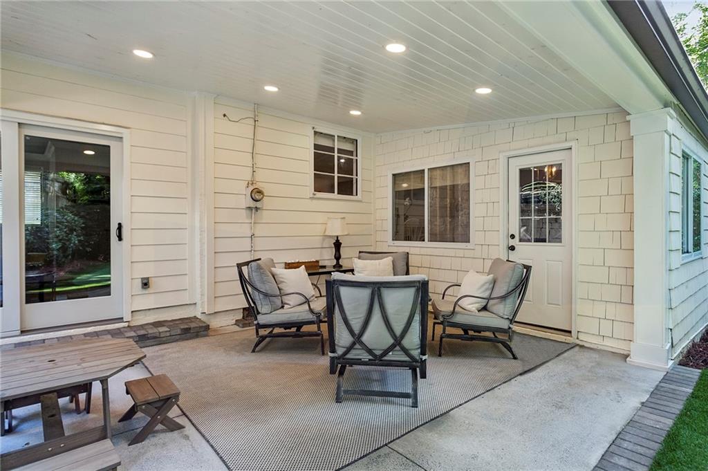 688 Forrest Trail NW