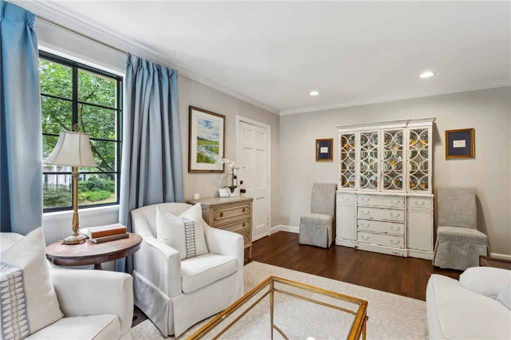 688 Forrest Trail NW