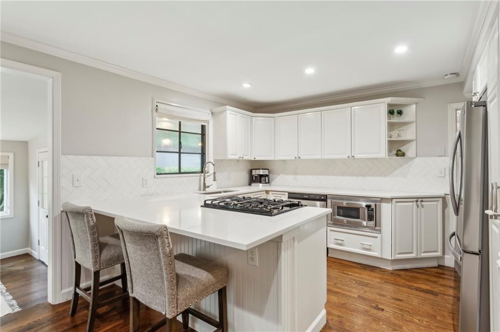 688 Forrest Trail NW