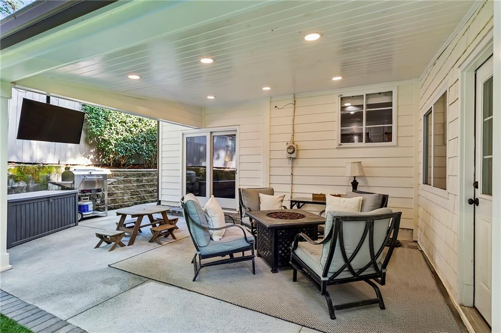 688 Forrest Trail NW