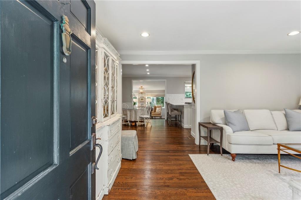 688 Forrest Trail NW