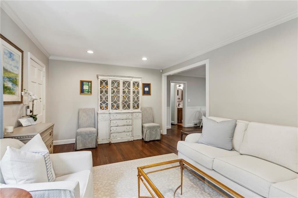 688 Forrest Trail NW