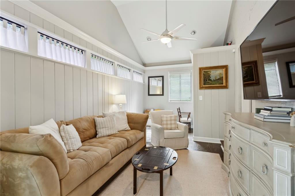 688 Forrest Trail NW