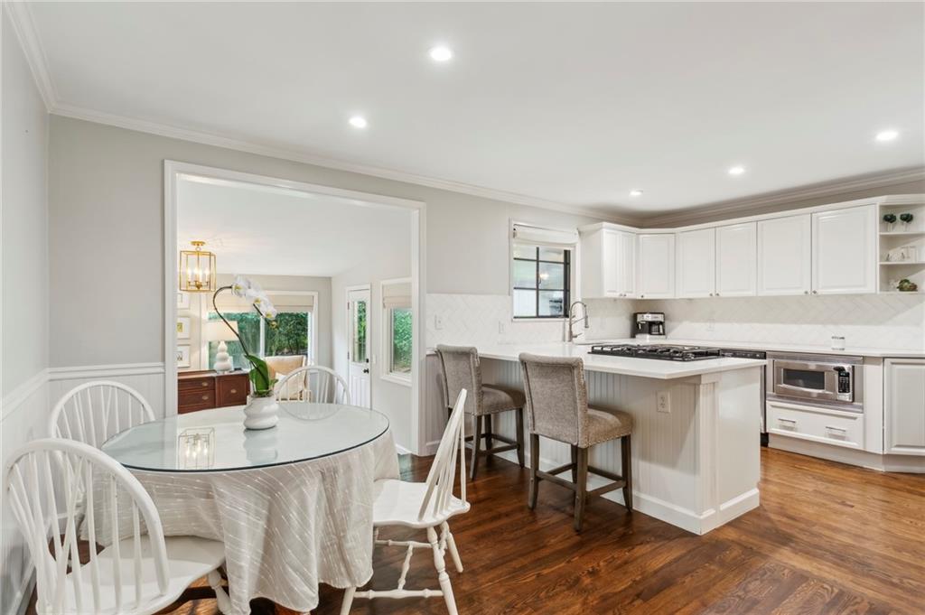 688 Forrest Trail NW