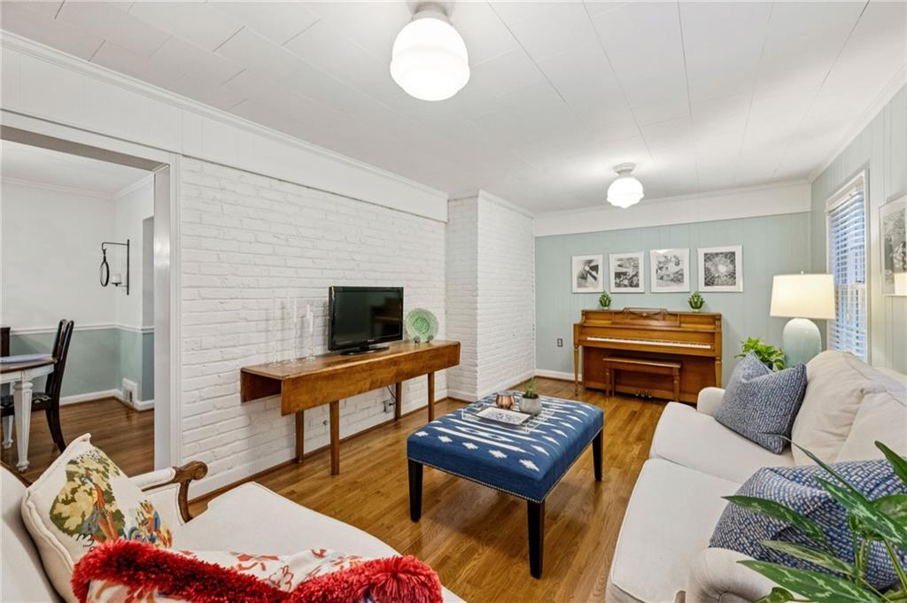 545 Overbrook Drive NW