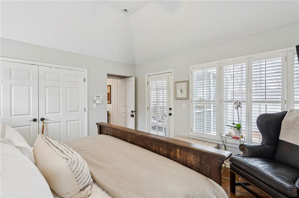 1819 Greystone Road NW