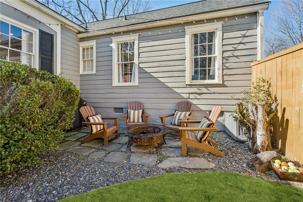 1819 Greystone Road NW