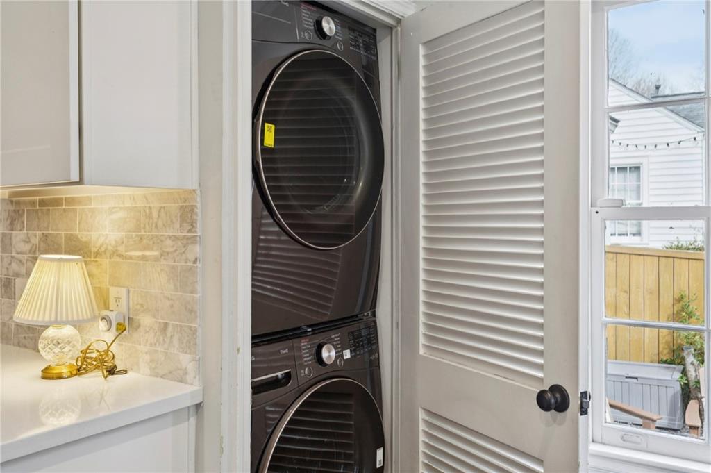 1819 Greystone Road NW