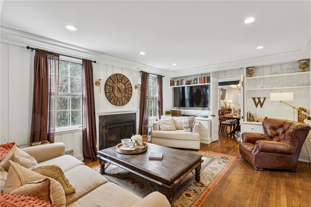 1819 Greystone Road NW