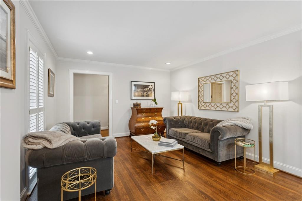 1819 Greystone Road NW