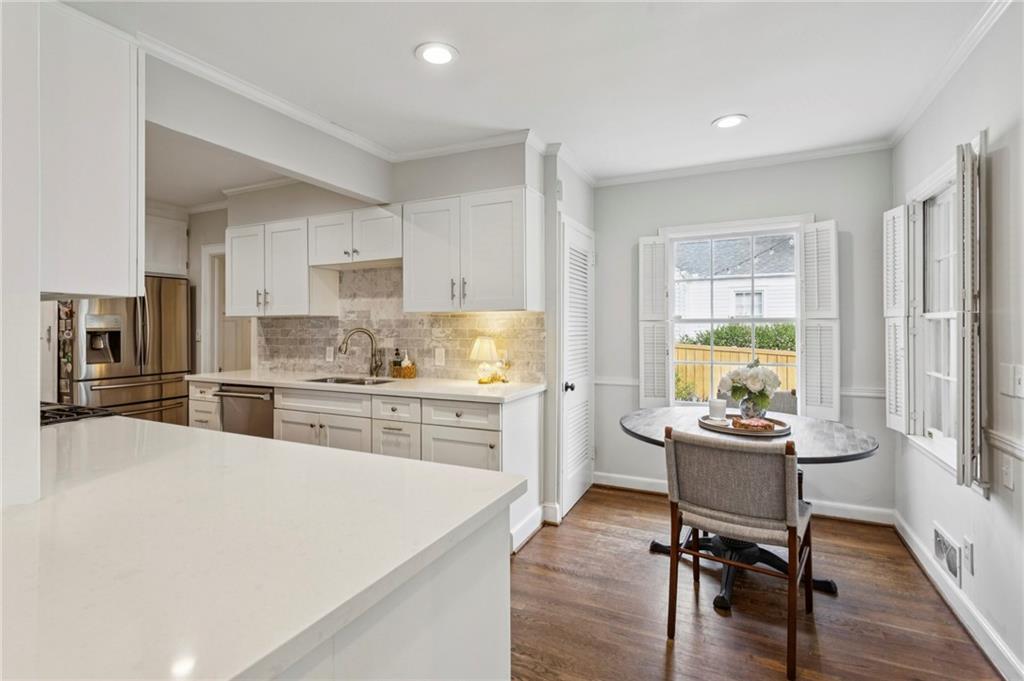 1819 Greystone Road NW