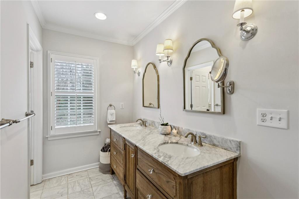 1819 Greystone Road NW