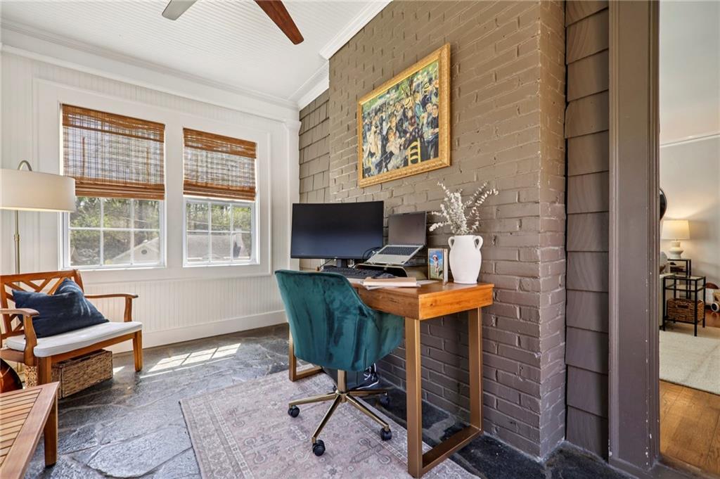 810 Martina Drive NE