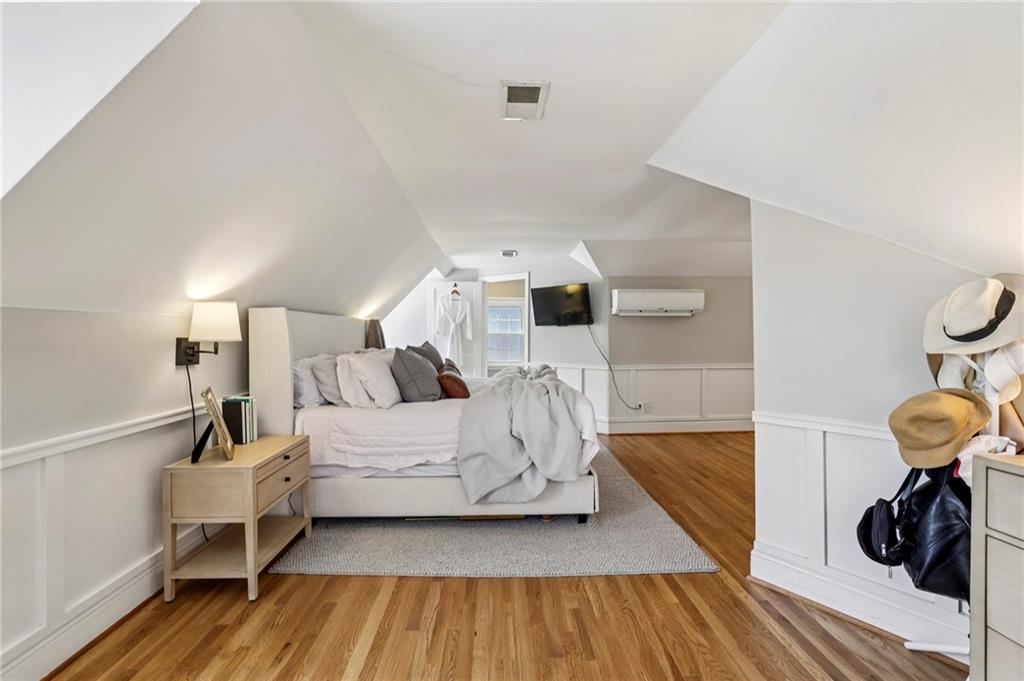 810 Martina Drive NE