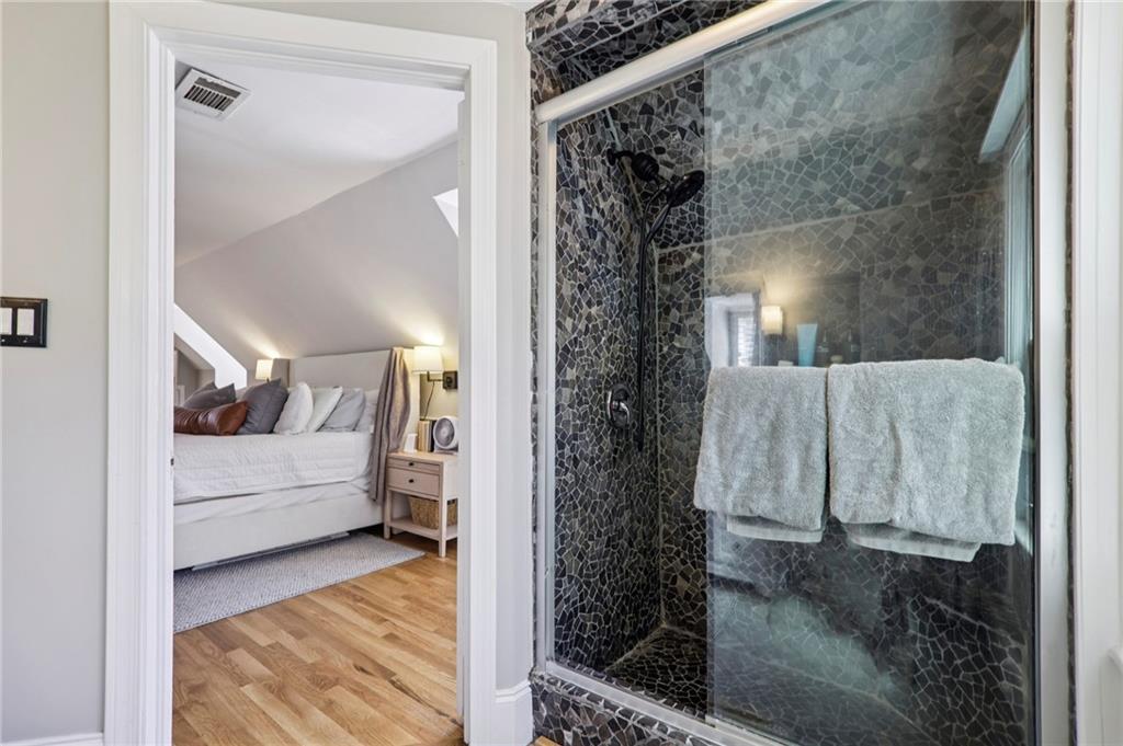 810 Martina Drive NE