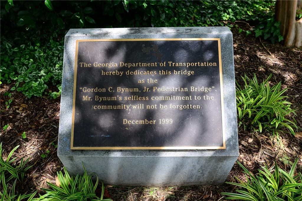 810 Martina Drive NE