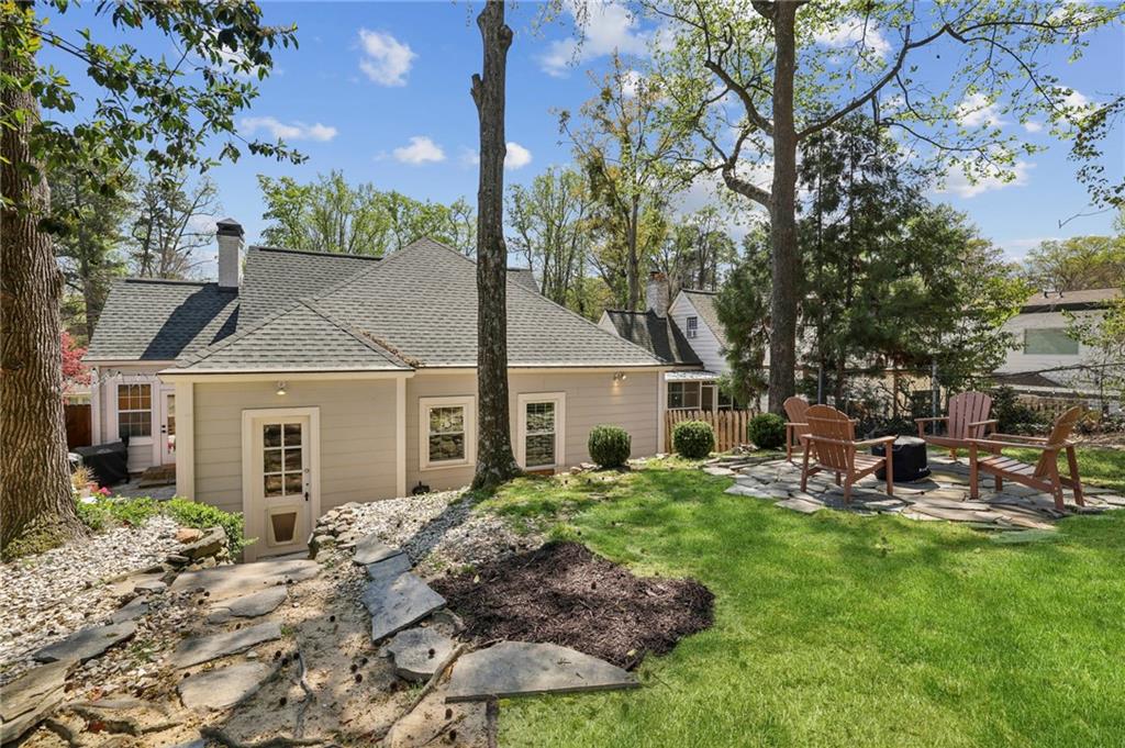 810 Martina Drive NE