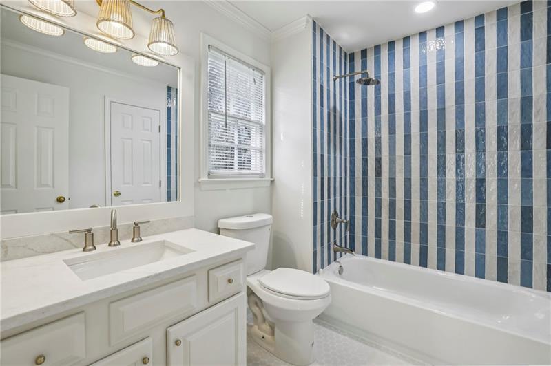 105 Inverness Approach