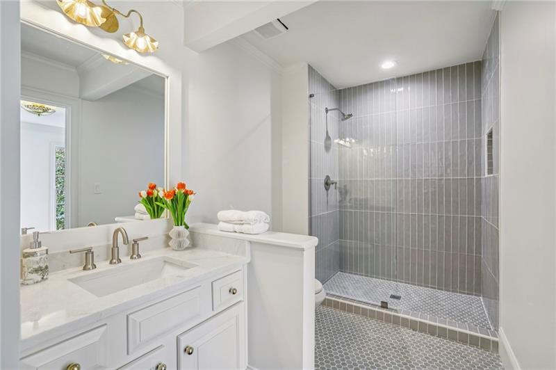 105 Inverness Approach