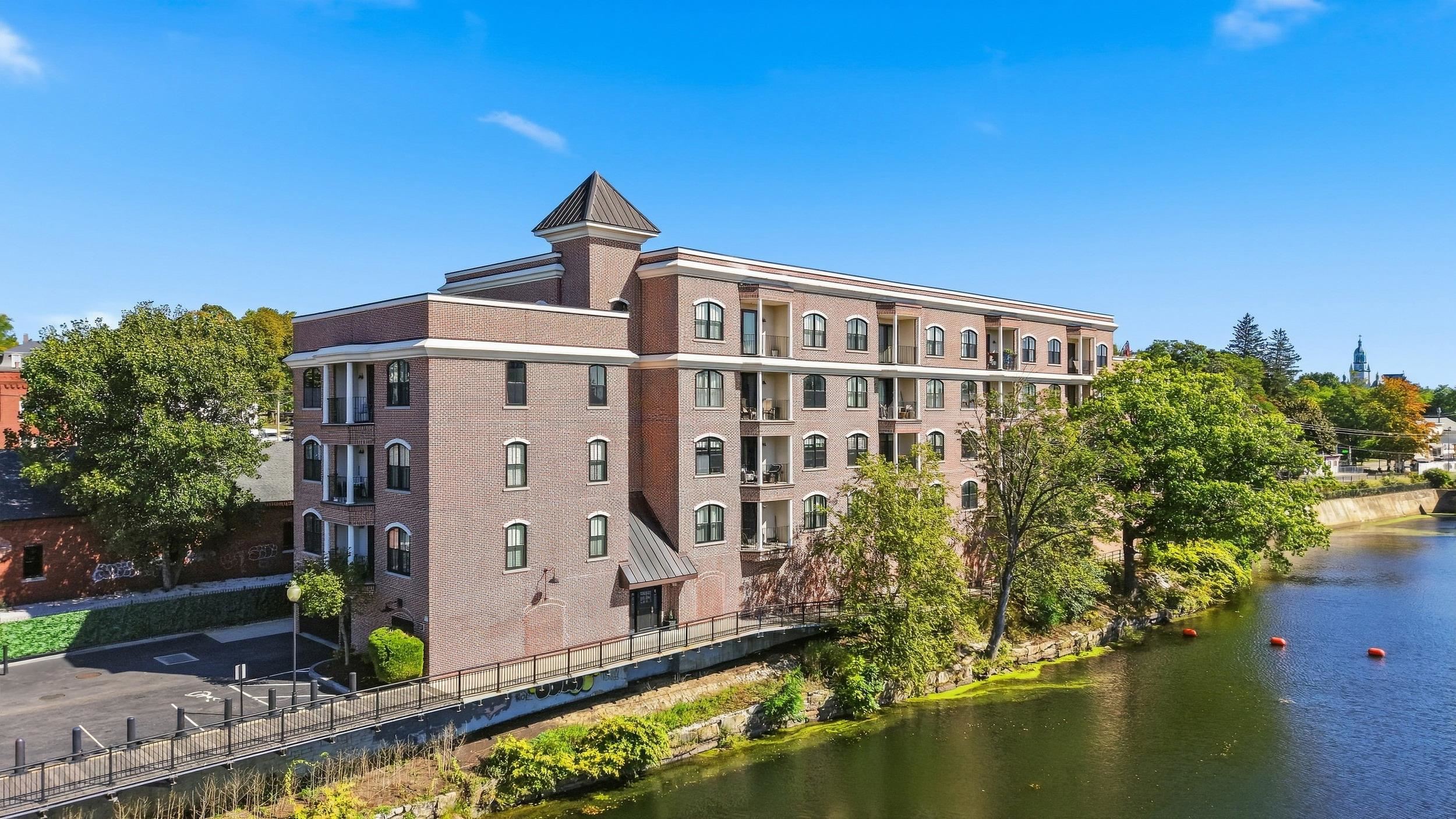 52 Main Street Unit: 404