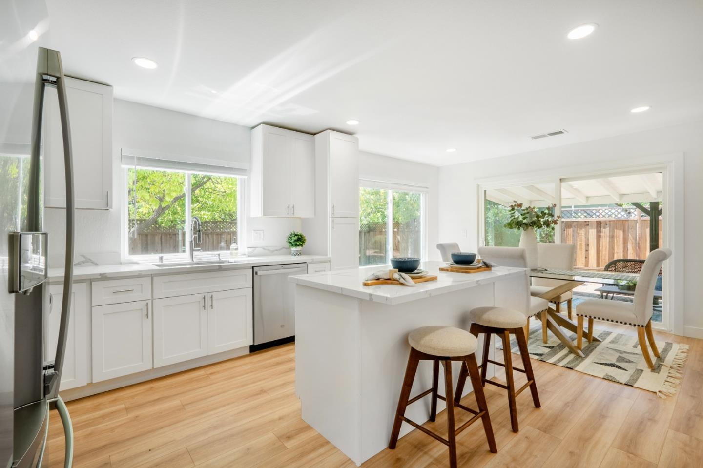 1555 Leafy CT