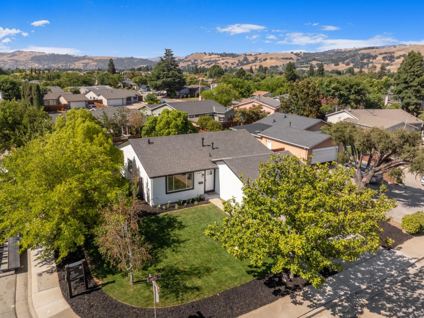 1555 Leafy CT