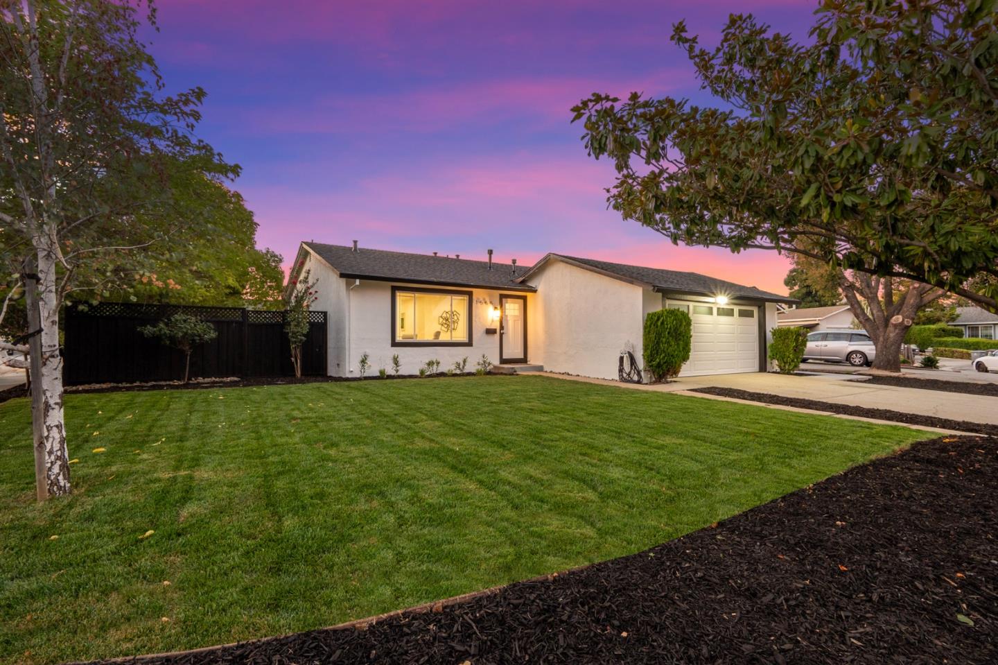 1555 Leafy CT