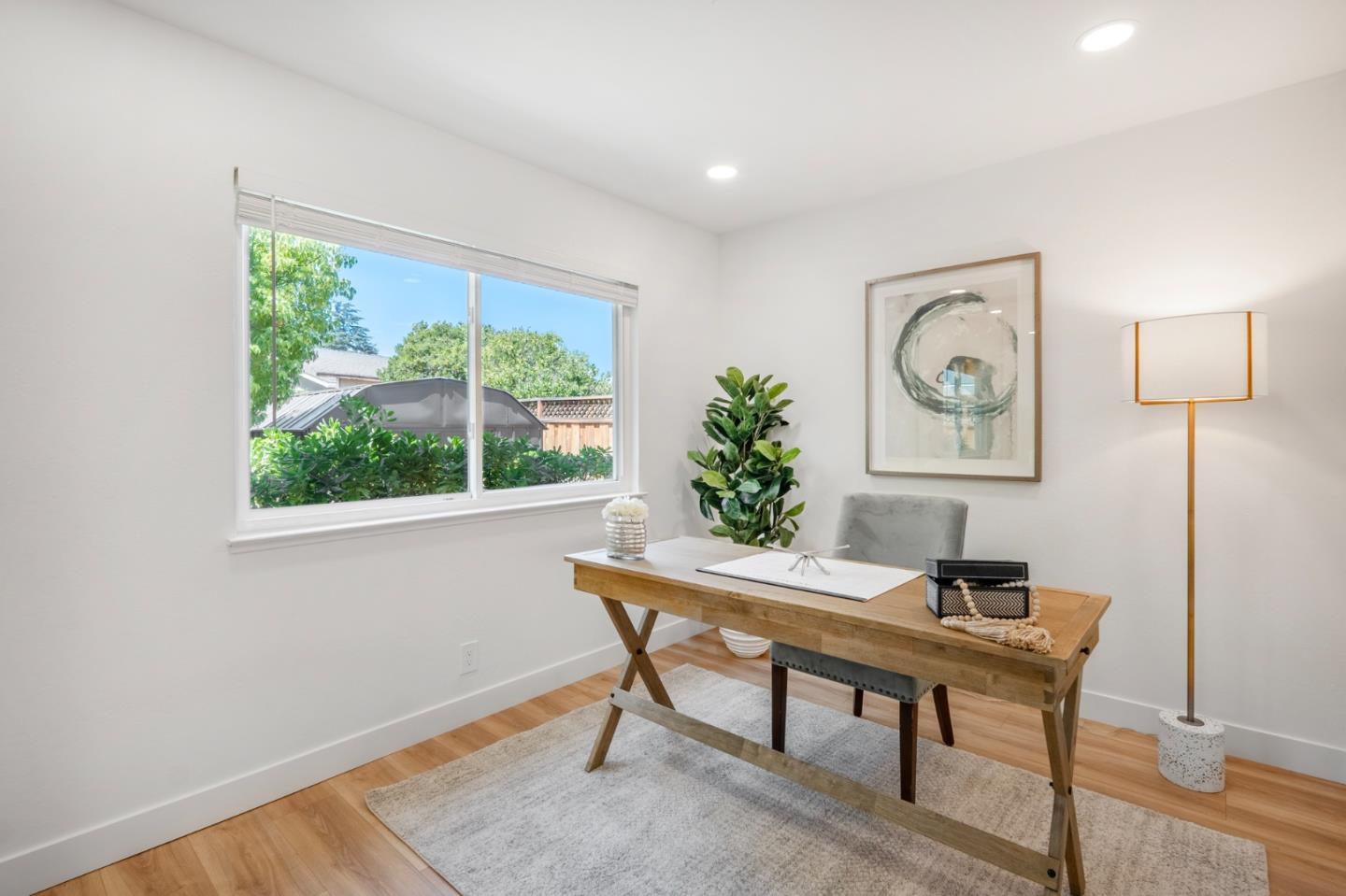 1555 Leafy CT