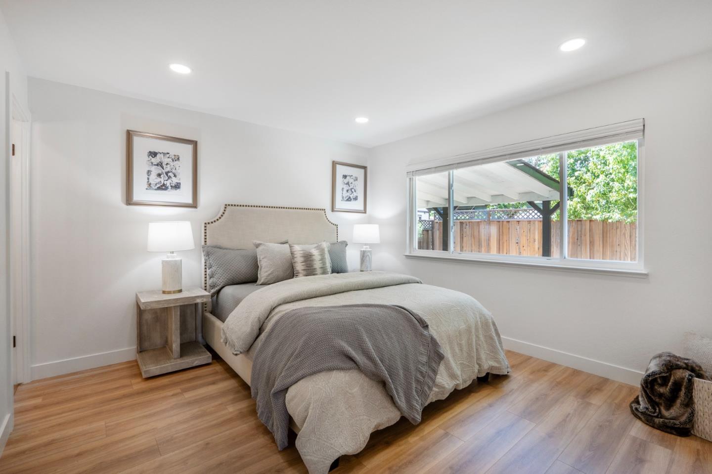 1555 Leafy CT