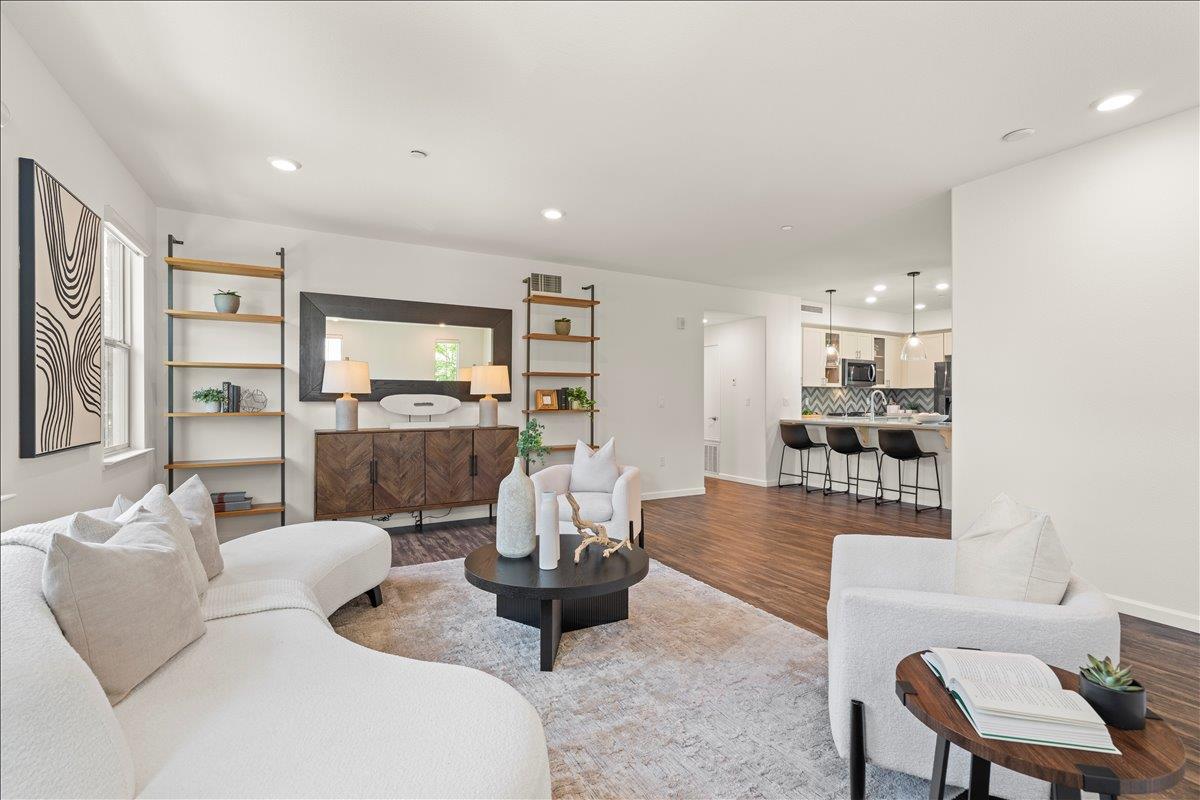 223 William Manly ST 5