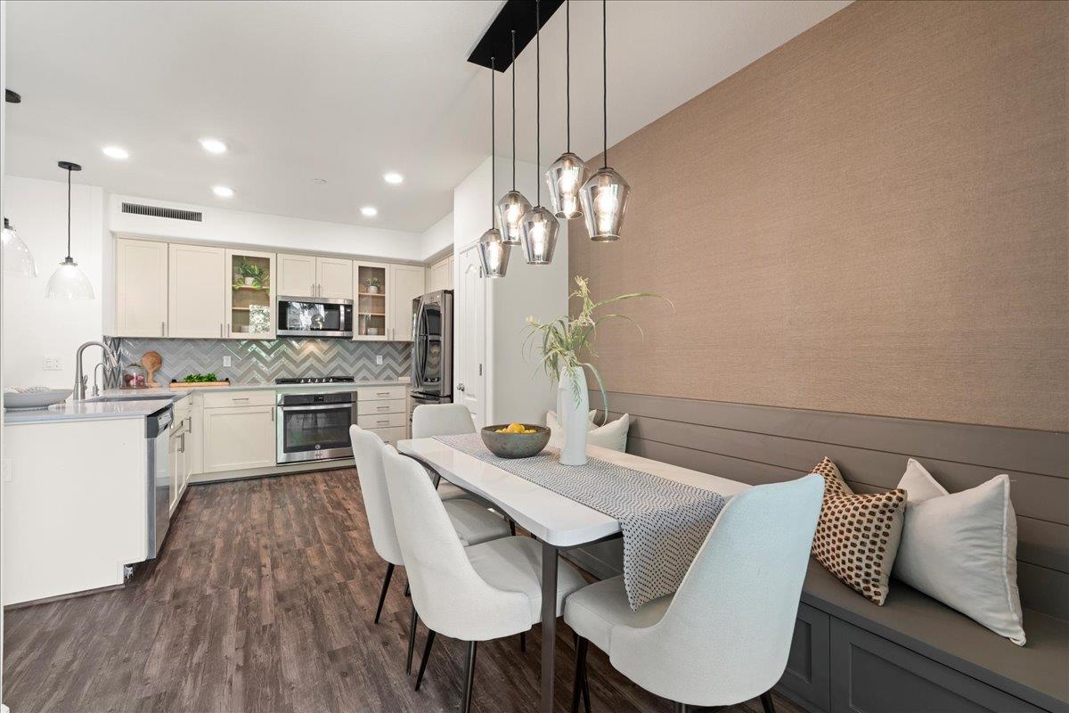 223 William Manly ST 5