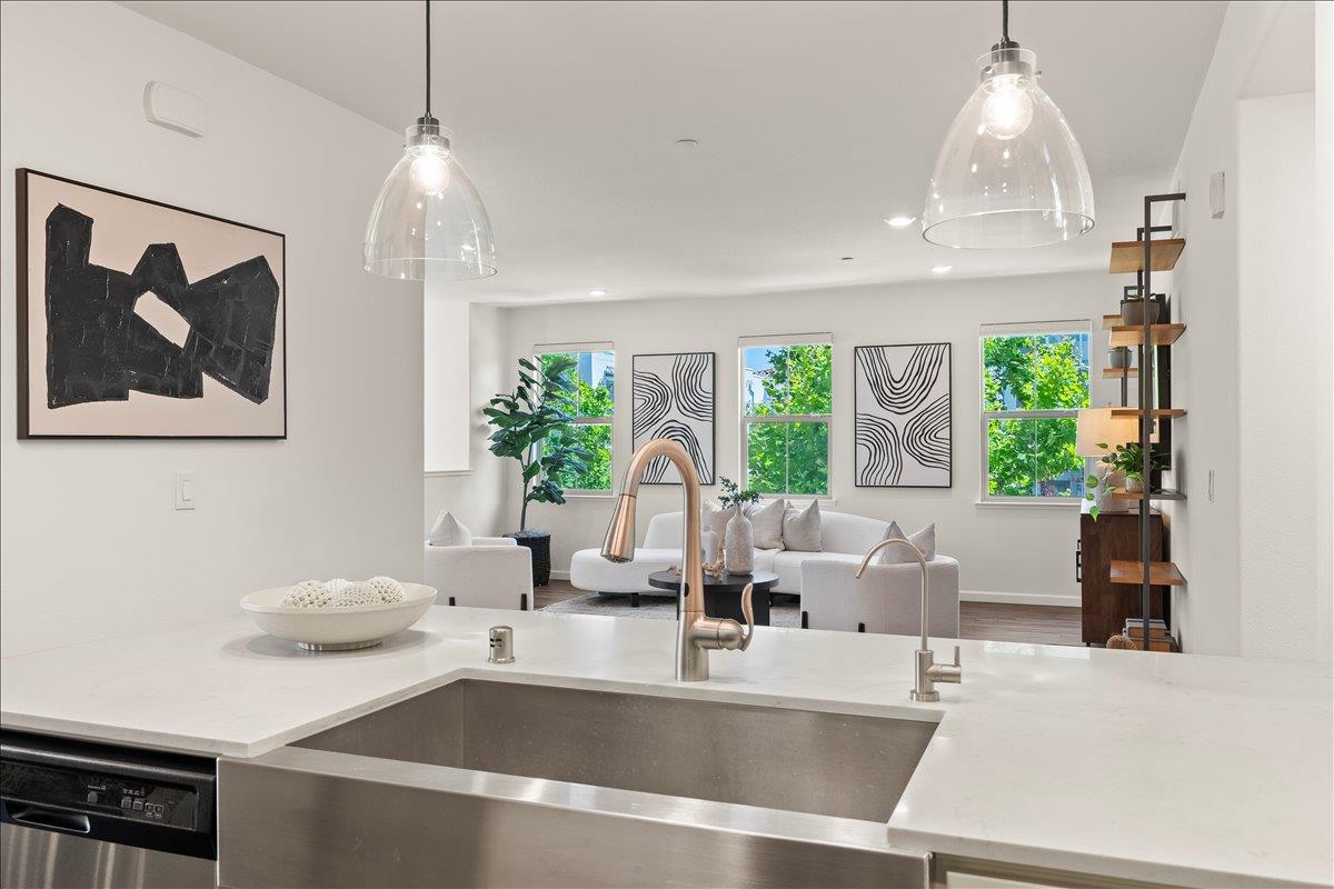 223 William Manly ST 5
