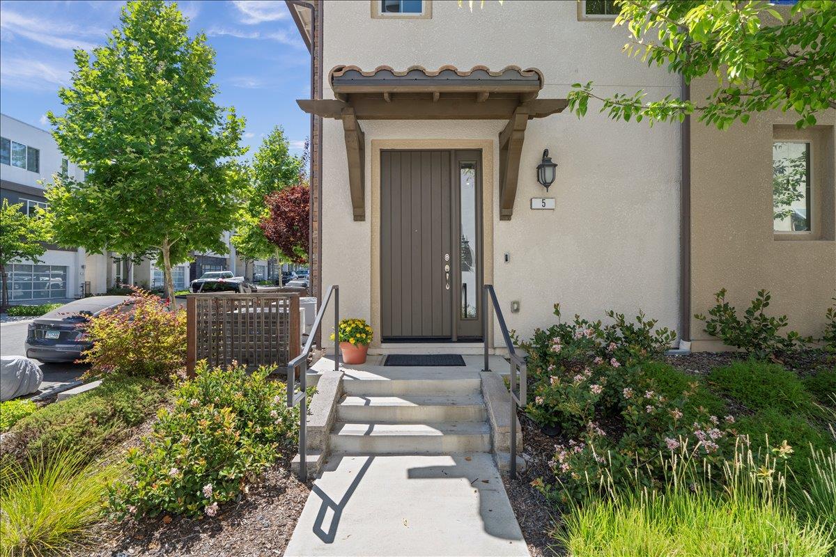 223 William Manly ST 5
