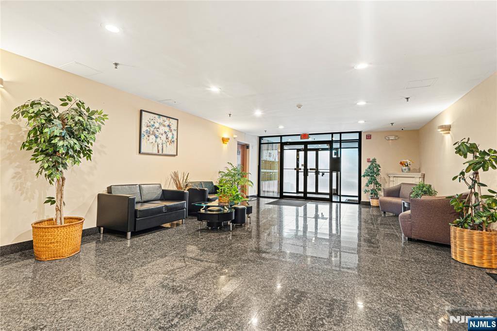 633 Palisade 6B