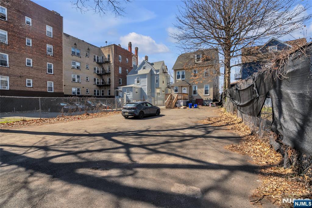 162 Clinton Street