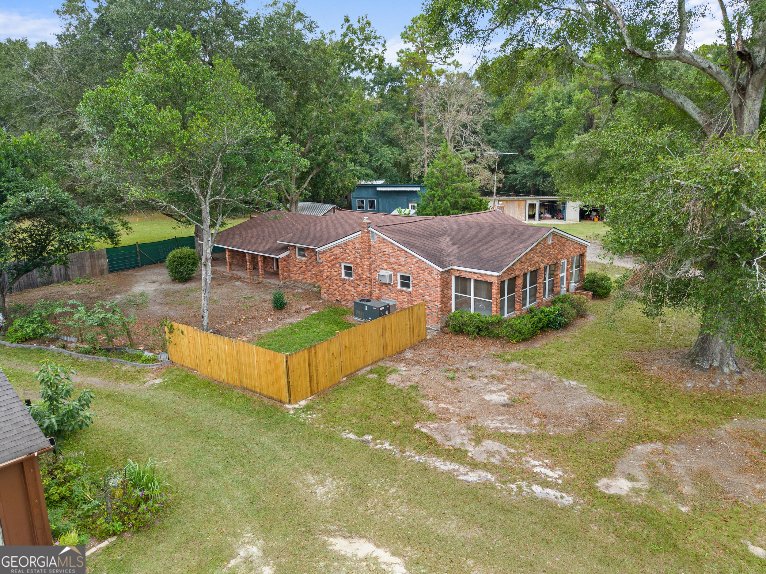 1135 N Masonic Street