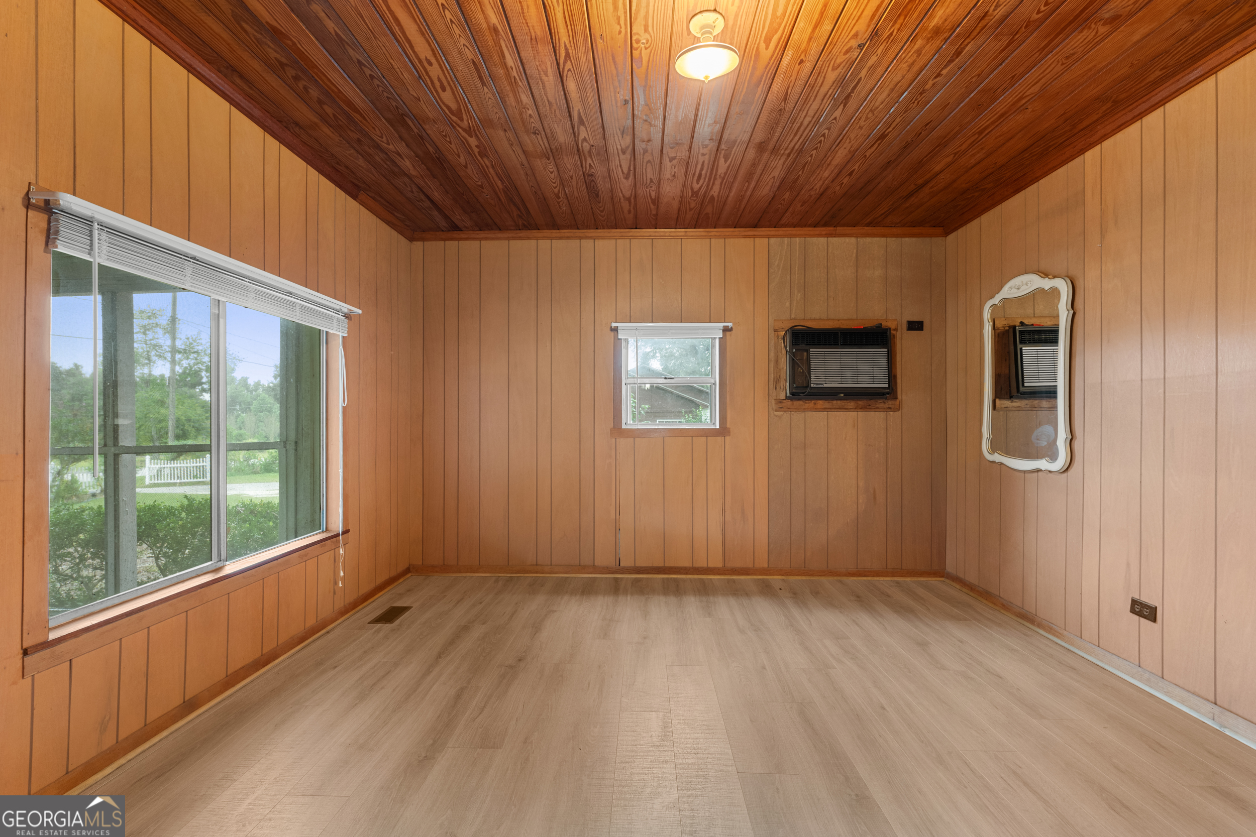 1135 N Masonic Street