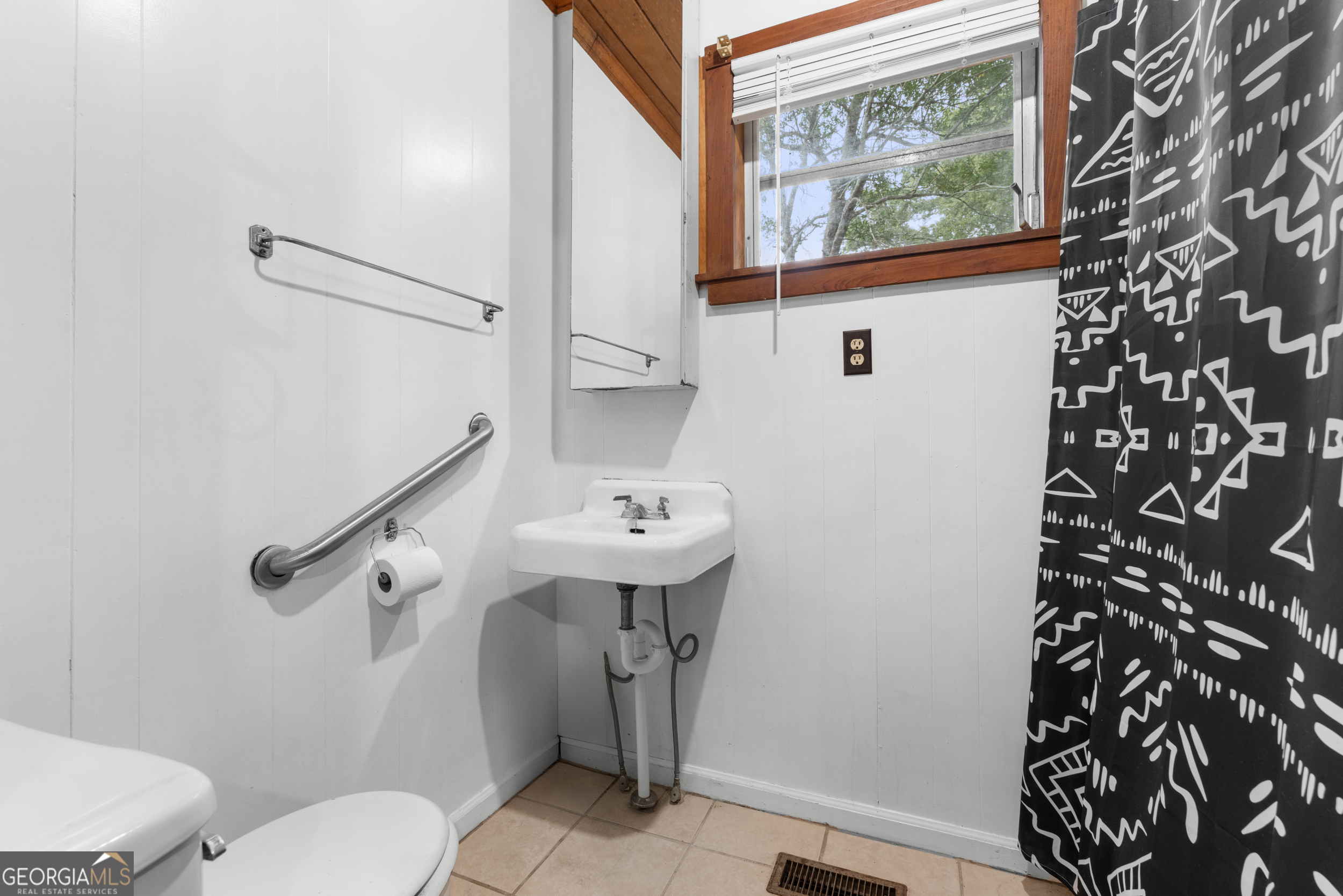 1135 N Masonic Street