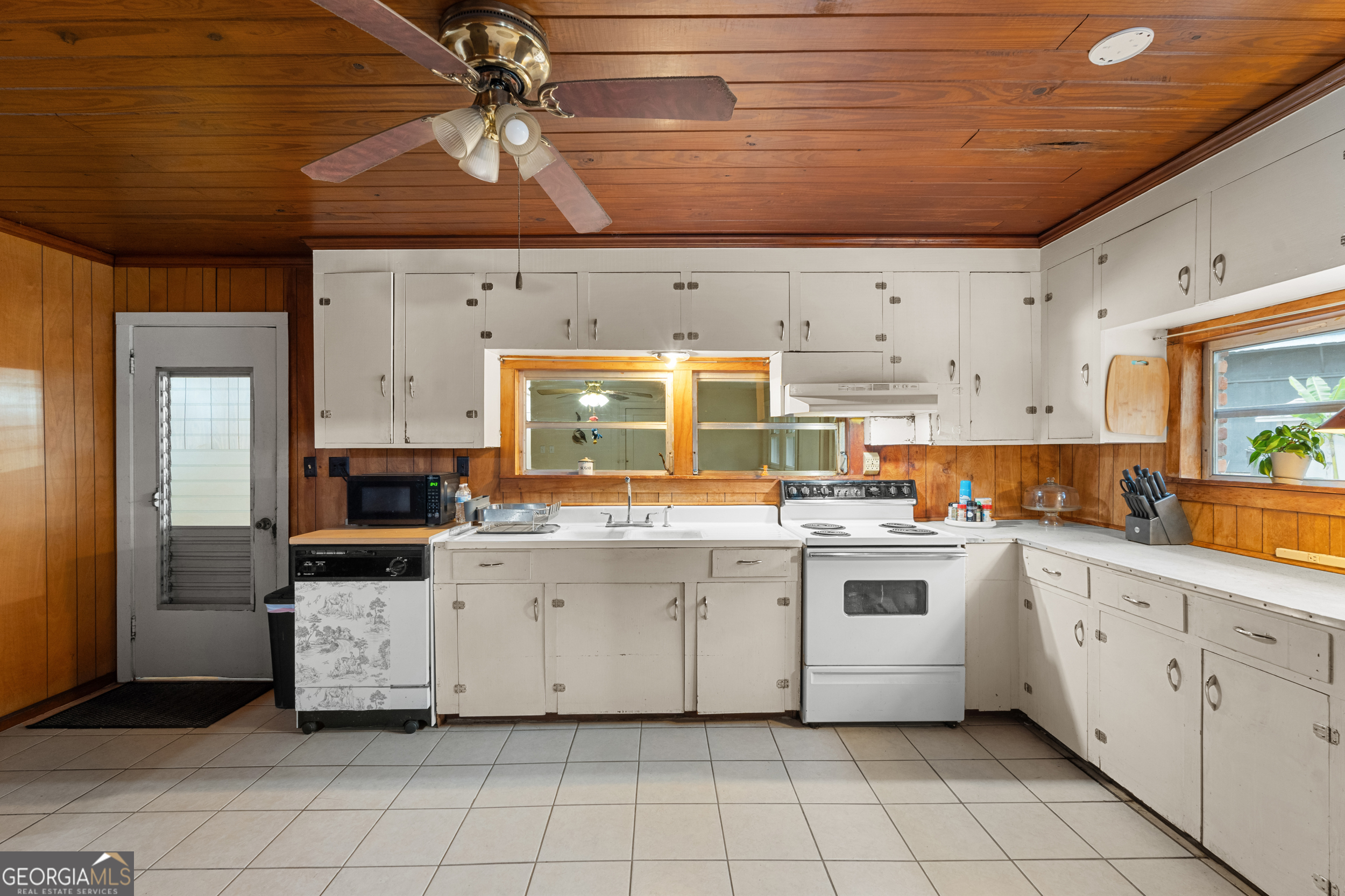 1135 N Masonic Street