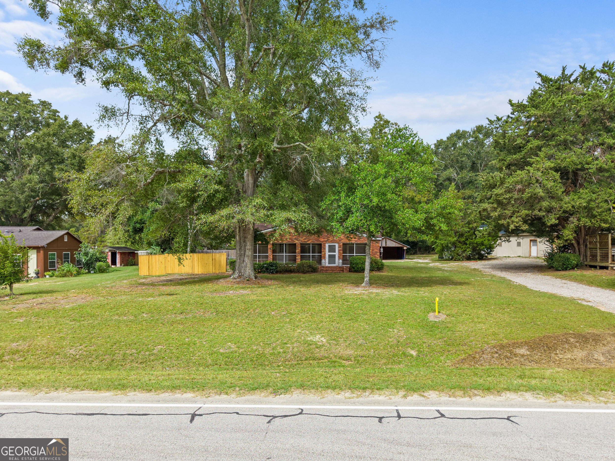 1135 N Masonic Street