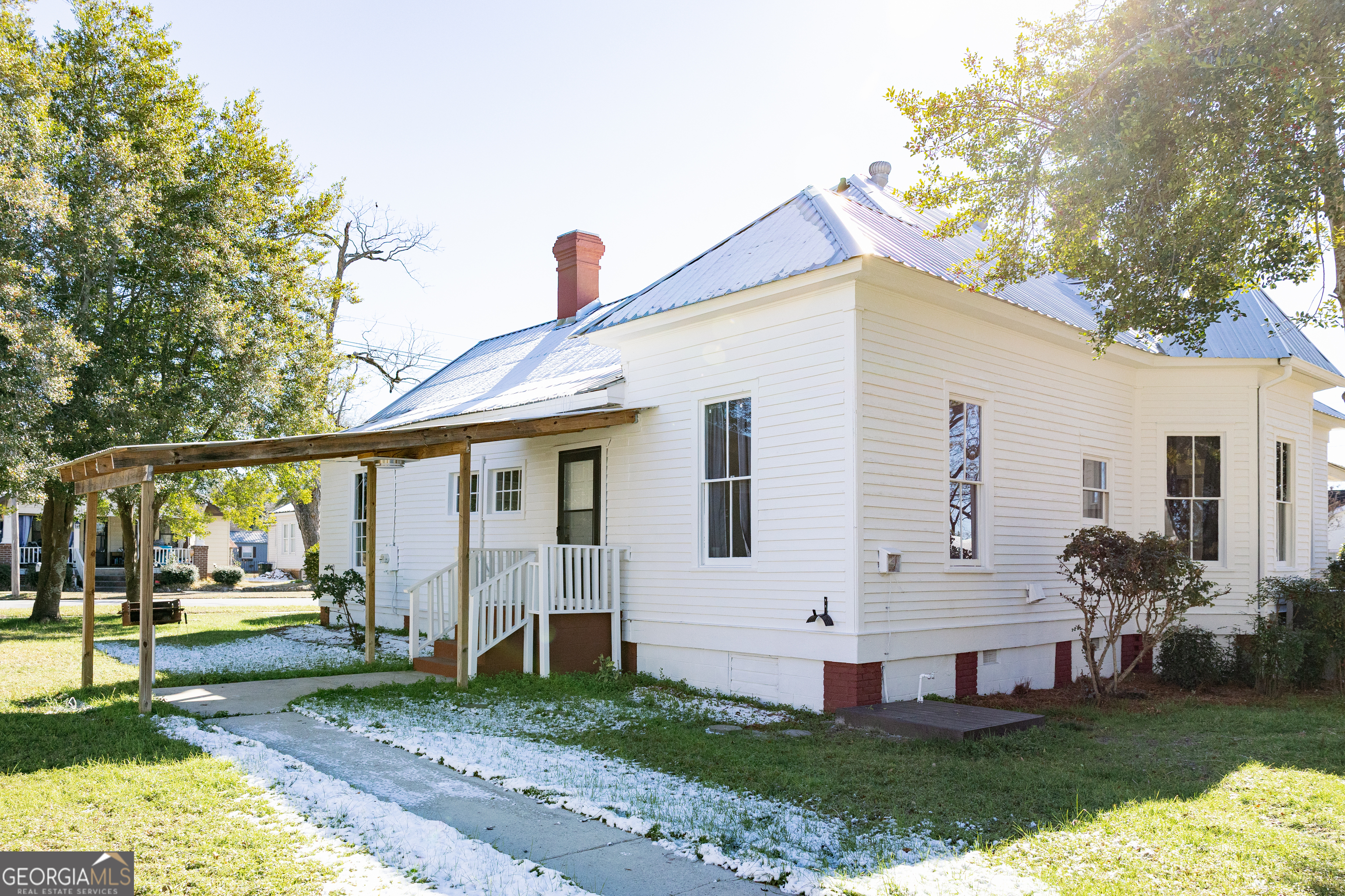 643 Barney Avenue