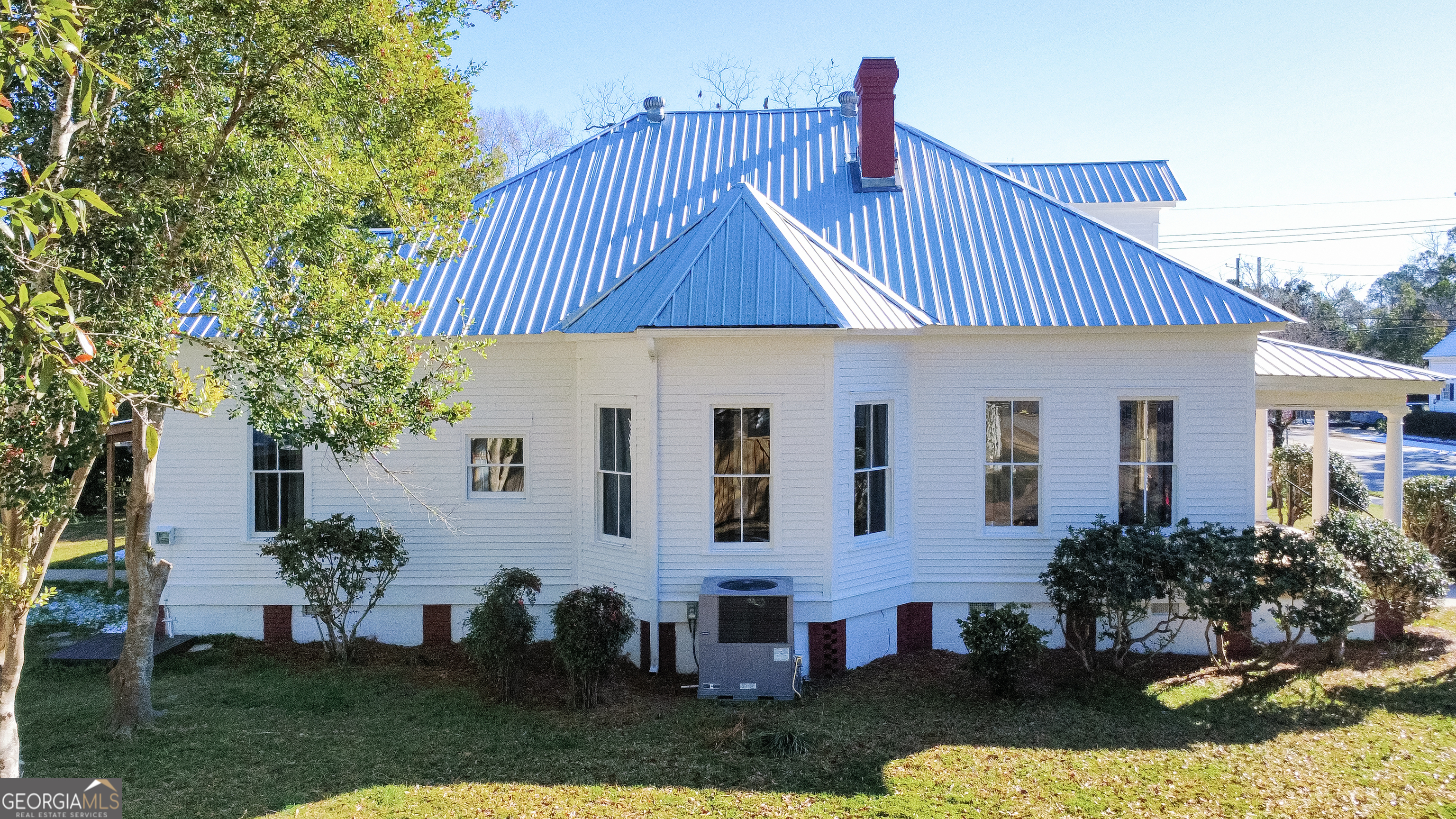643 Barney Avenue