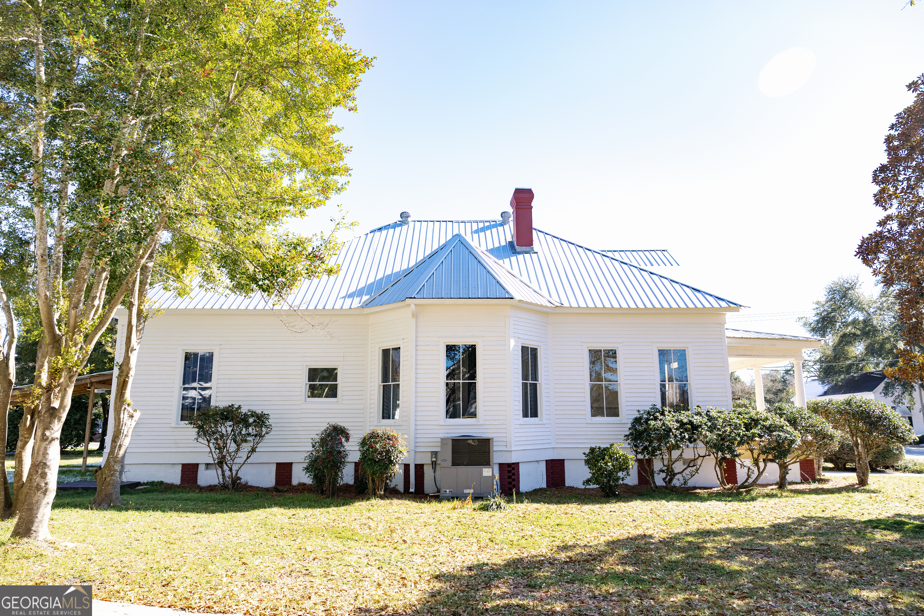 643 Barney Avenue