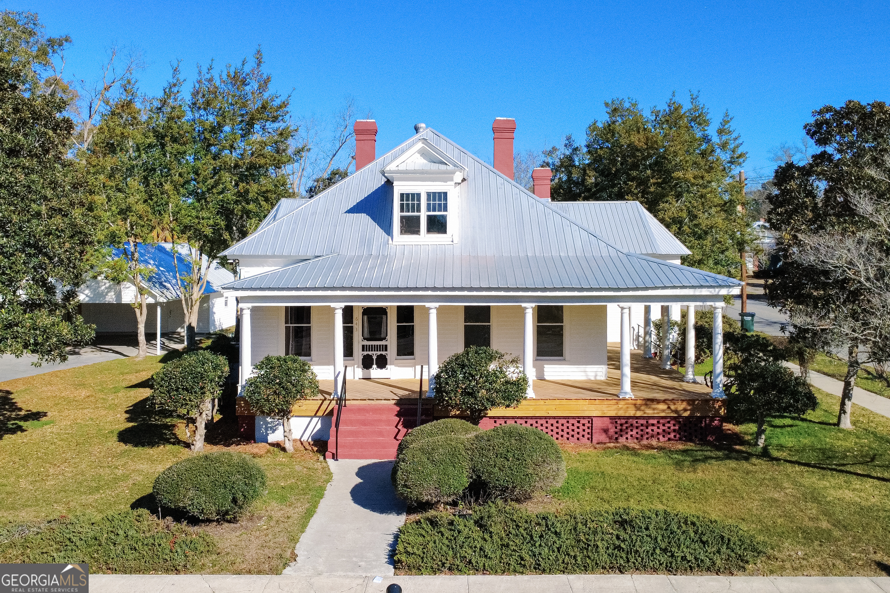 643 Barney Avenue