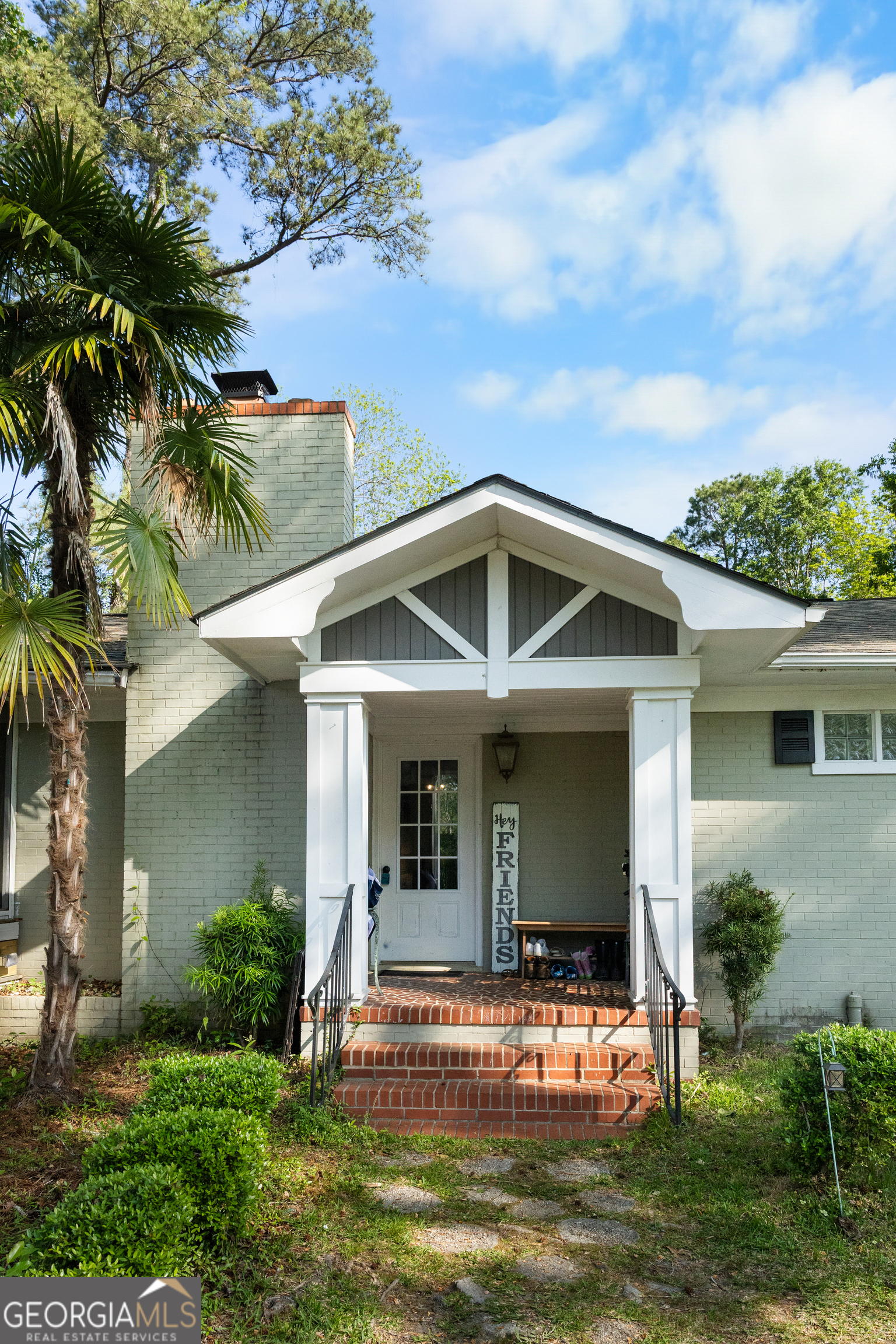 221 N Lake Drive