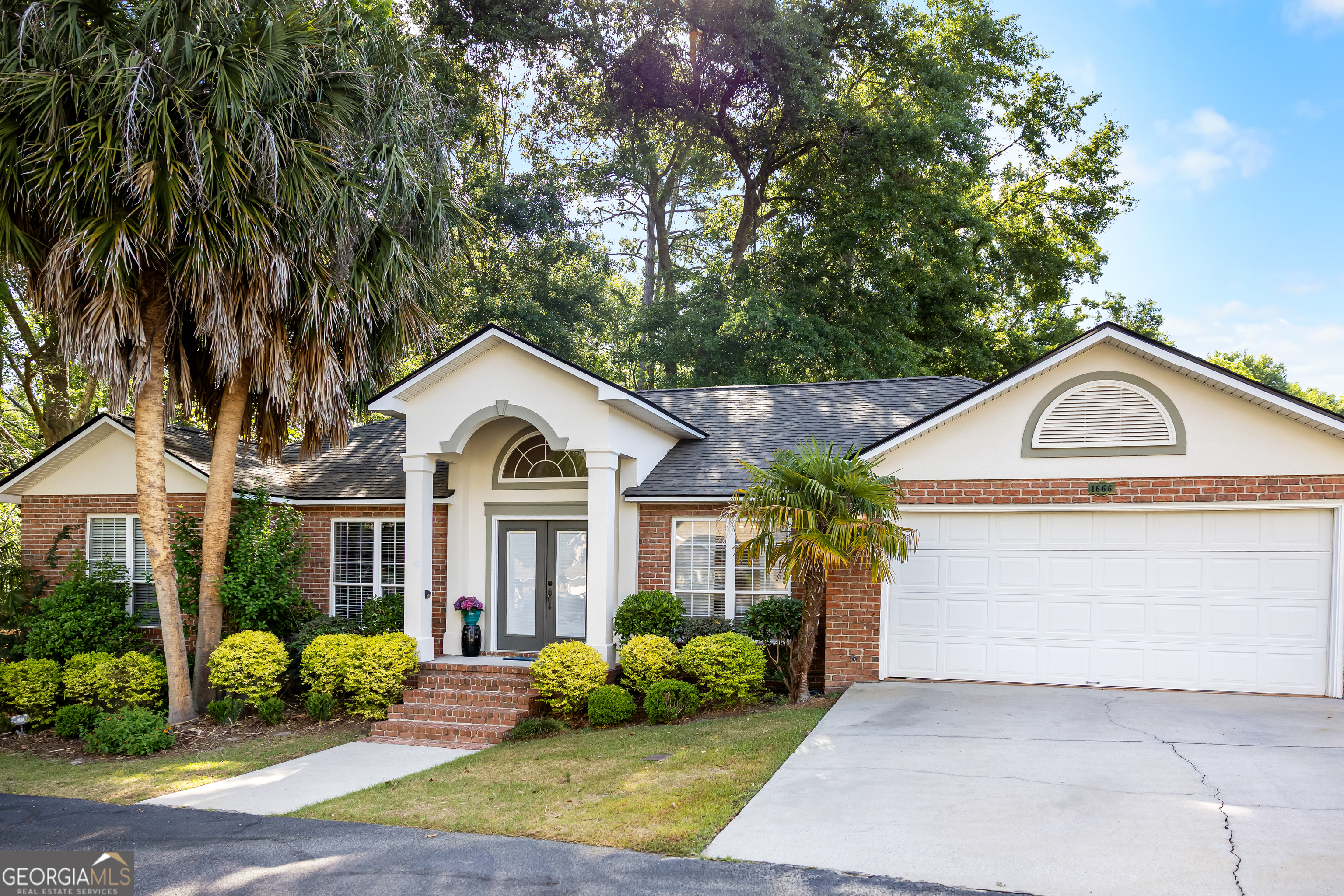 1666 Pondside Drive