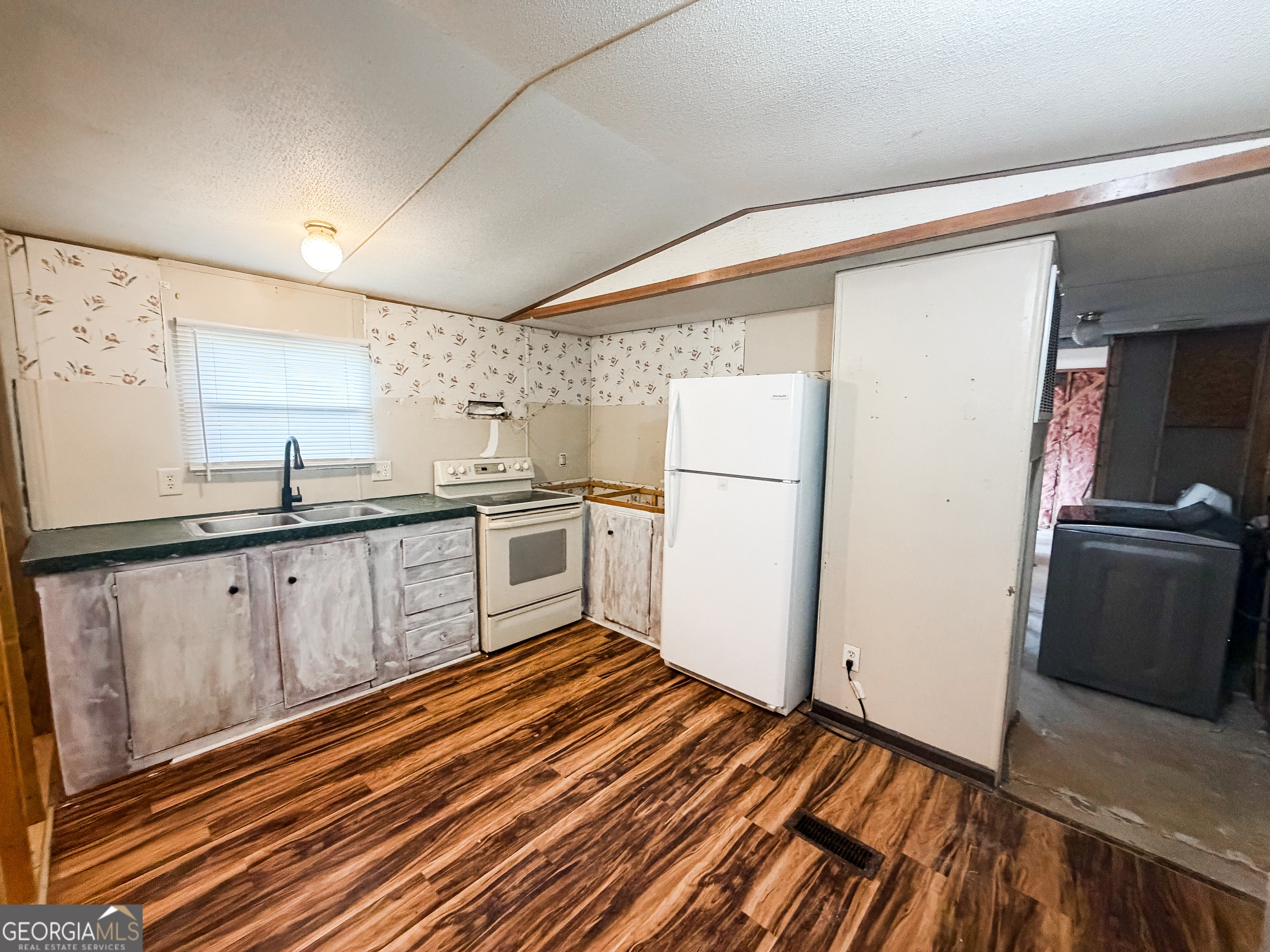 163 B Main Street