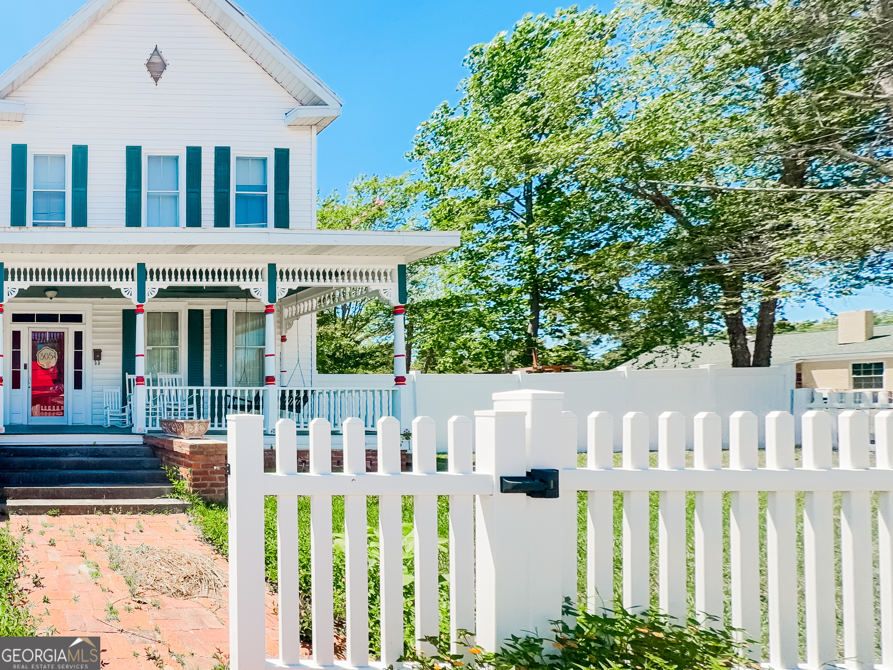 305 N Masonic Street