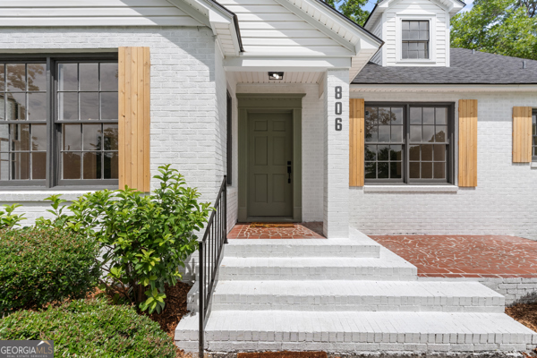 806 N Main Street