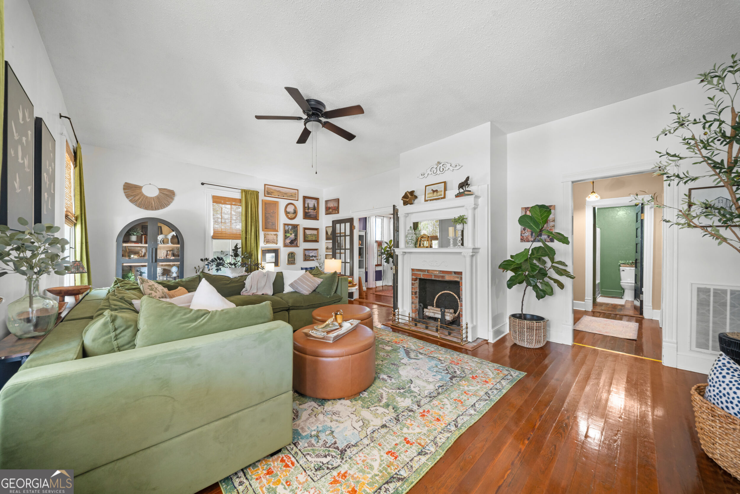 631 Barney Avenue